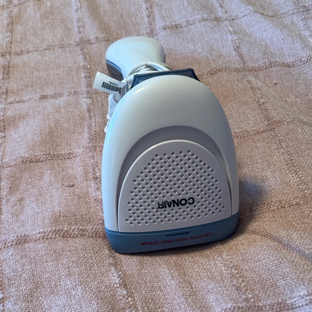 Conair White and Blue Portable Fabric Steamer